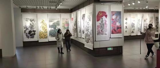 翰墨丹青頌解放，文化服務(wù)潤民心——石家莊解放75周年書畫展省圖展區(qū)暨文化藝術(shù)咨詢服務(wù)活動圓滿落幕